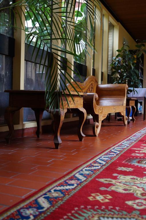 Hotel Restaurant 'De Oorsprong' Sint Nicolaasga Bagian luar foto