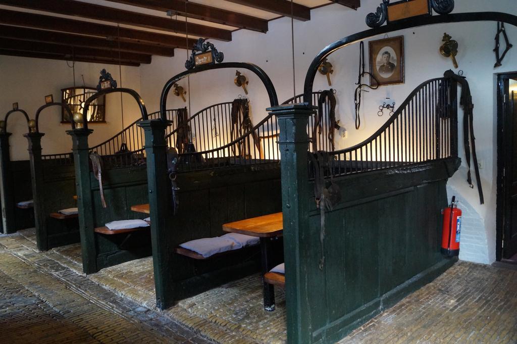 Hotel Restaurant 'De Oorsprong' Sint Nicolaasga Bagian luar foto
