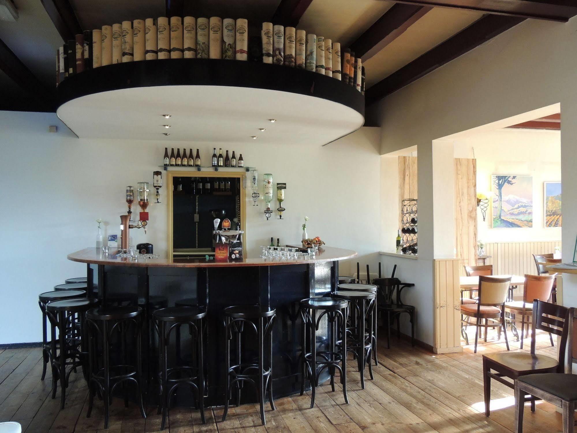Hotel Restaurant 'De Oorsprong' Sint Nicolaasga Bagian luar foto