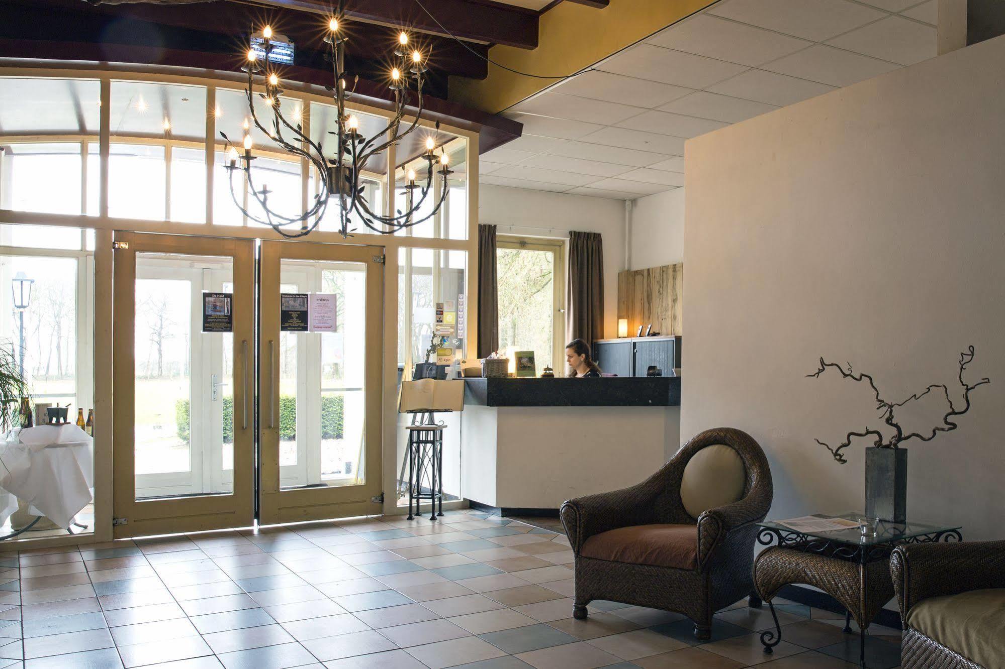 Hotel Restaurant 'De Oorsprong' Sint Nicolaasga Bagian luar foto